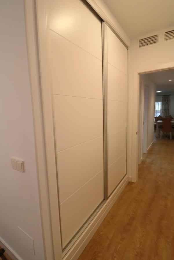 Poeta 2 Bedroom Apartment Фуeнхирола Екстериор снимка