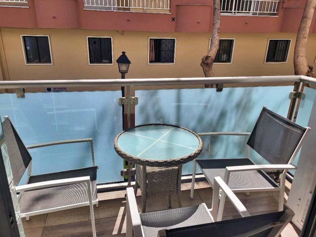 Poeta 2 Bedroom Apartment Фуeнхирола Екстериор снимка