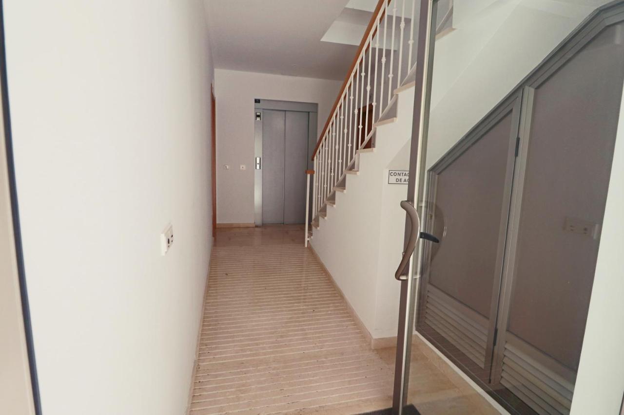 Poeta 2 Bedroom Apartment Фуeнхирола Екстериор снимка