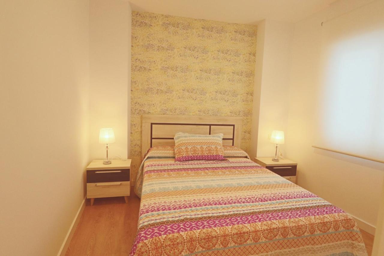 Poeta 2 Bedroom Apartment Фуeнхирола Екстериор снимка